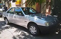 1999 Sevel-made 405 (Argentina). Note the post-1998 logo.