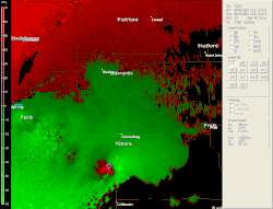 Another radar image sequence, this one red and green, of the tornado at EF5&nbsp;intensity, marked as a purple and later red triangle, tracking towards Greensburg before lifting.