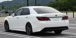 Crown Hybrid Athlete S (Japan; pre-facelift)
