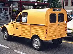 A Citroën 2CV vehicle used by PTT