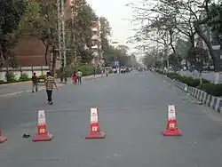 Barricade on the Satmasjid Road near State University on 25 February 2009, as seen from the western end of Dhanmondi Road 27