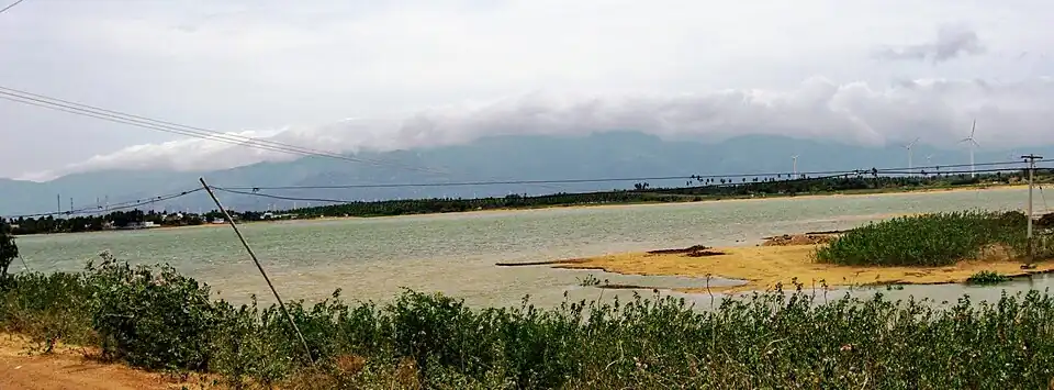 Lake in Sundarapandiapuram near the temple.