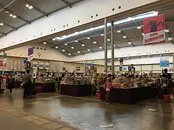 Consumers browsing for Indonesian books at BBWBooks Jakarta 2017