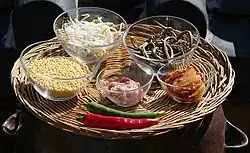 Ingredients for bindae-tteok