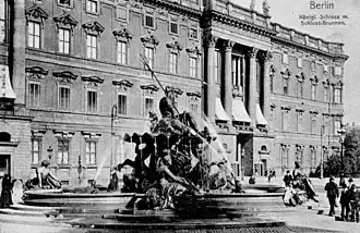 Neptunbrunnen on the Schlossplatz and Berlin Palace (c. 1905)