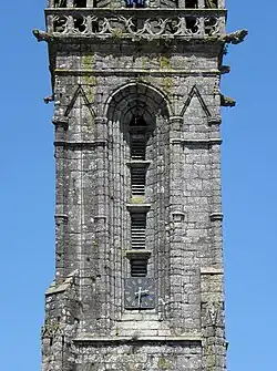 View of the 1570 bell tower. The bell tower has four arcades and was the last Gothic bell tower to be built in Léon