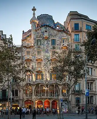 Casa Batlló, Barcelona, Spain, by Antoni Gaudí, 1904–1906[258]