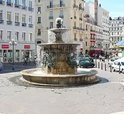 Fontaine des dauphins