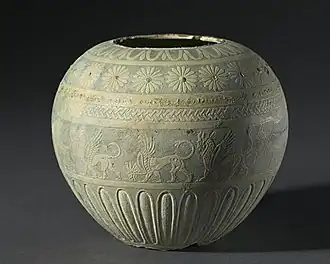 Ancient Greek egg-and-dart on an Ancient Egyptian Mit Rahina ware vessel, c.200 BC, faience, Cleveland Museum of Art, Cleveland, US