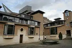 Blue Boar Court, with the Wolfson Building in the background.