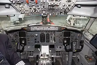 737 Classic cockpit