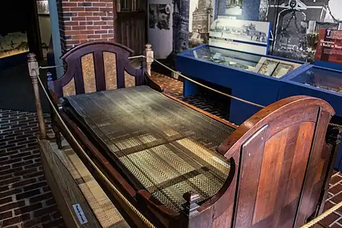 A woven-steel bed base