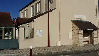 The school in Saint-Germain-sur-École