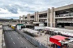 Picture of Line 9's elevated railway building