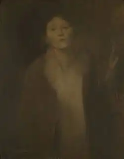 Woman Looking (date unknown), oil on canvas, 81 x 65,3&nbsp;cm., Museo Nacional de Bellas Artes, Buenos Aires