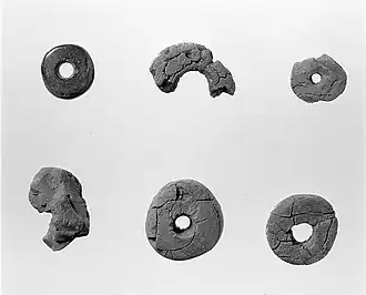 Amber beads, grave D19