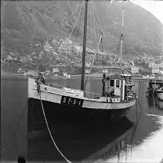 Fishing boat image original