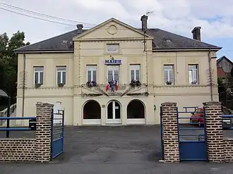 The town hall of Fontaines-lès-Clercs