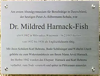 Commemorative plaque at the Peter A. Silbermann School/Friedrich Ebert Secondary School in Berlin-Wilmersdorf
