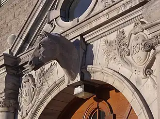 Horse head shaped keystone (2012)