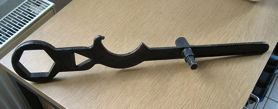 Fire hydrant wrench (Germany)