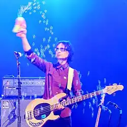 Wiggs playing live with the Breeders in 2018