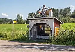 A bus stop in Juornaankylä