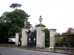 Elizabeth Gate, Kew Gardens