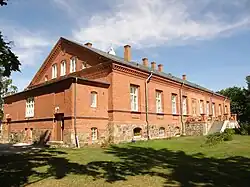 Kudina Manor