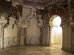 Example of mixtilinear arches (left and center) in the Aljaferia of Zaragoza (11th century, Taifa period)