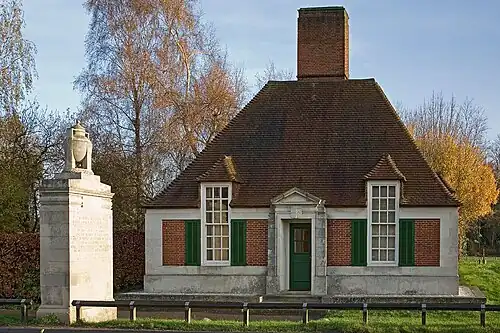 Broughton memorial lodge, Runnymede, Surrey (1930–1932)[59]