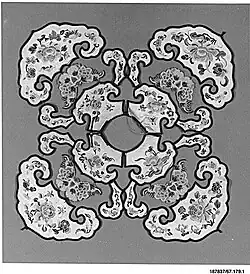 Qing dynasty cloud collar.