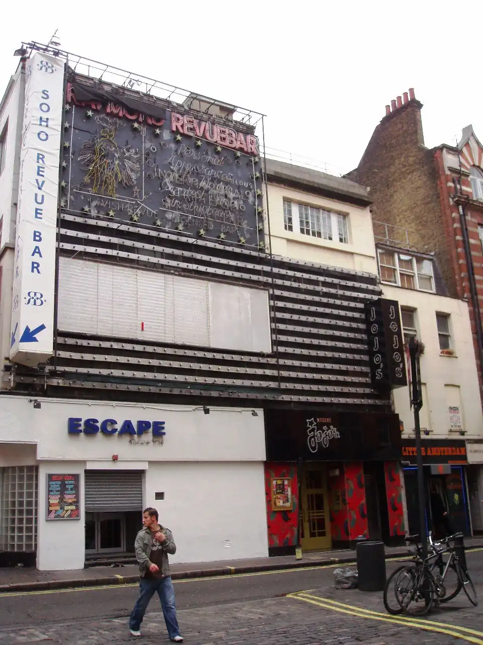 Madame JoJos Escape, Soho, W1 (2711075081).jpg
