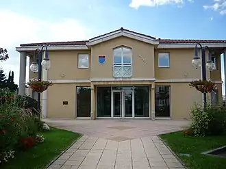 The town hall in Dommartin