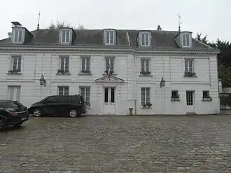 The town hall in Férolles-Attilly