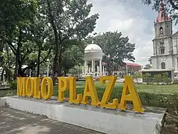 Molo Plaza signage