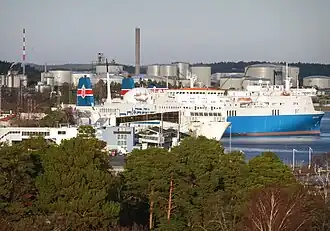 The harbor area from the view tower on Trehörningen.