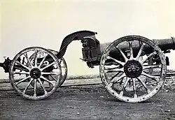 An mle 1915/1916 barrel being transported.
