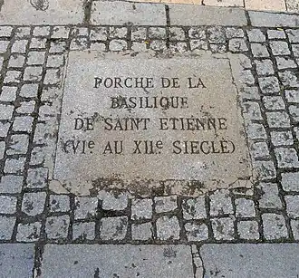 Plaque on the parvis of Notre-Dame showing the location of the porch of St.-Étienne