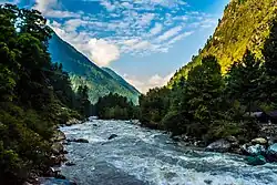 Parvati river flowing in sweeping meanders, Kasol.