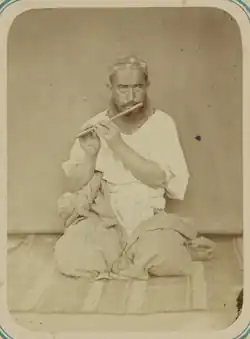 The nai in Turkestan was side-blown, like the flutes in Uzbekistan, Tajikistan, and Karakalpakstan.