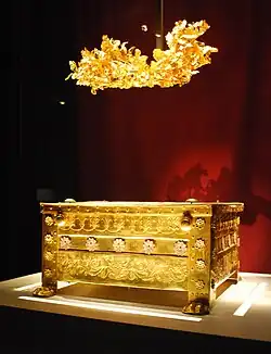 The golden larnax containing the king's bones