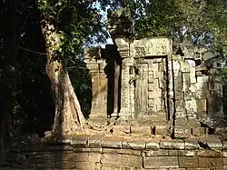 Western closure temple "Y"