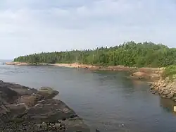 Salmon river, from John-William-Girard Bridge (steel beam 02519E), Quebec Route 138, Rivière-Saint-Jean municipality