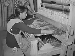 Stick shuttles must be passed, not thrown, which is inconvenient for wide warps.