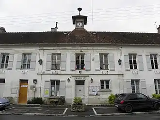 The town hall in Sablonnières