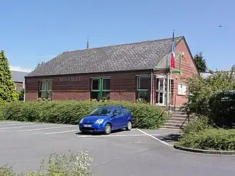 The town hall in Sars-Poteries