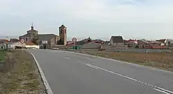 Major Road and houses in Sauquillo de Cabezas