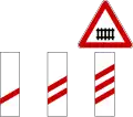 Distance panels for level crossing with barriers