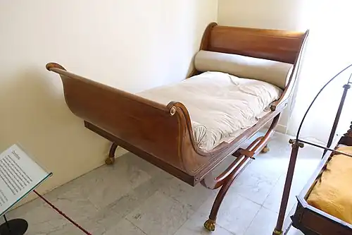 Sleigh bed (c. 1820), Museo Nacional de Artes Decorativas, Madrid, Spain
